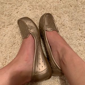 Naturalizer Loafers gold